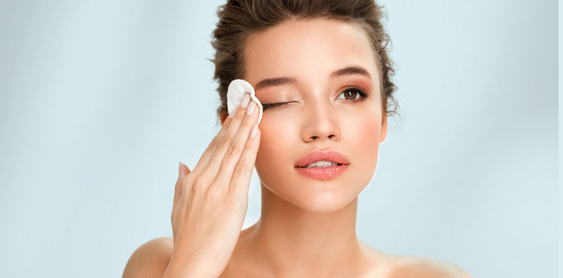 Removing Makeup Without Damaging the Skin